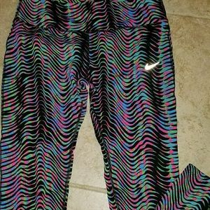 NIKE EPIC SZ LG BRIGHT COLORED CROPPED LEGGINGS